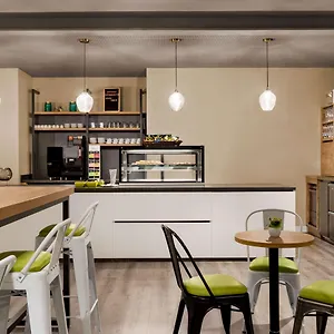 Super 8 By Wyndham Mitte *** Hamburgo
