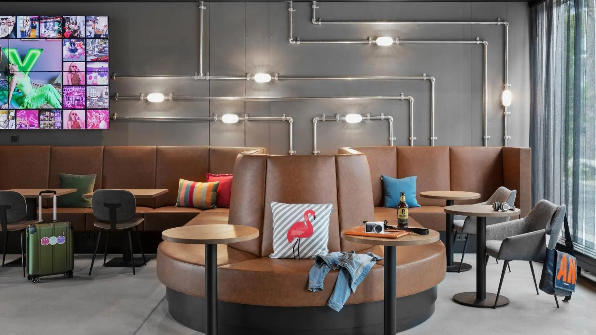 Moxy Hamburg Altona Hotel