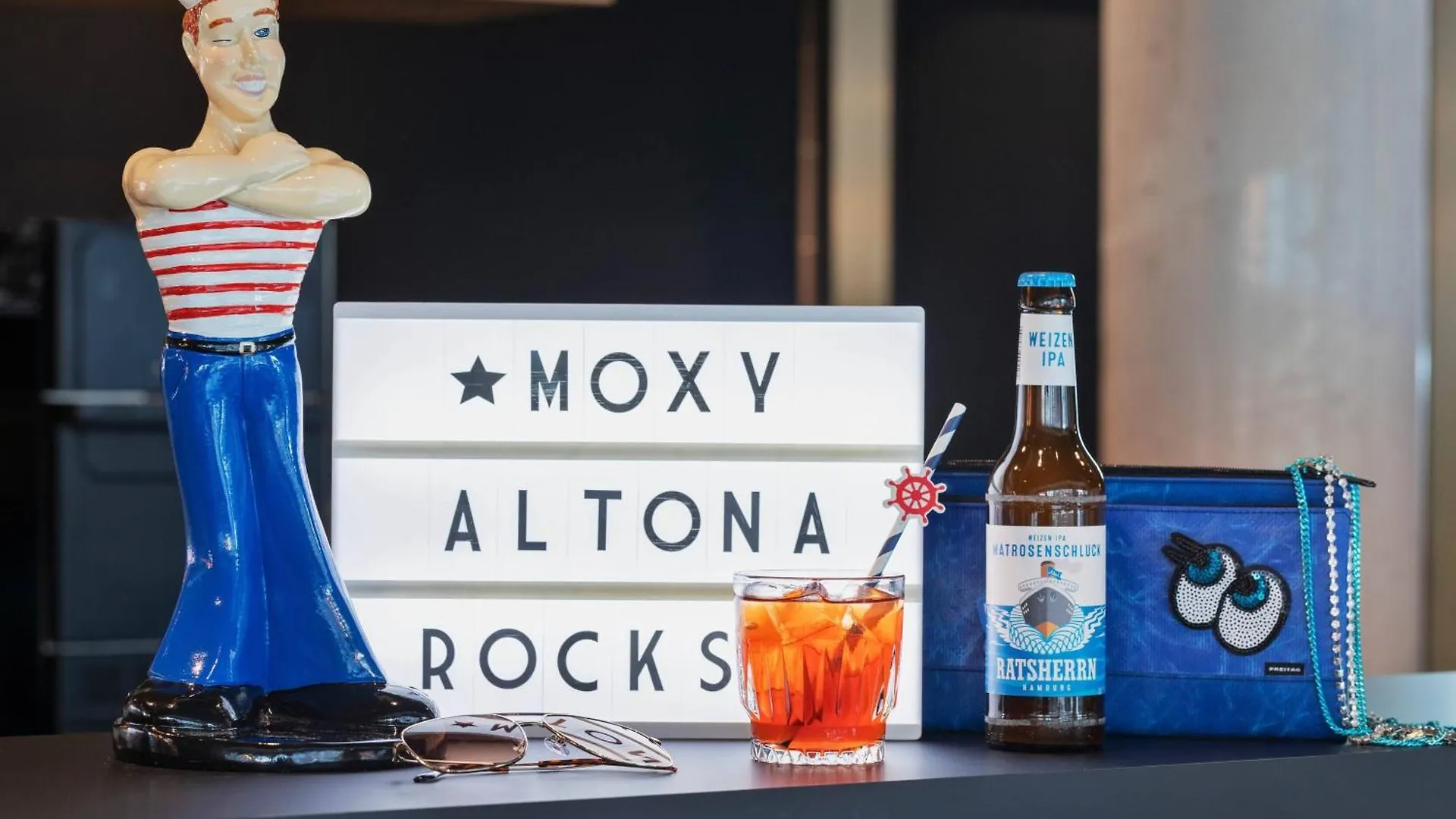 Moxy Hamburg Altona Hotel